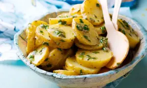 Salade de pommes de terre: Mes secrets pour la réussir à coup sûr.