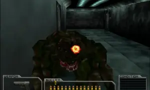 Potwór z Resident Evil Survivor z jednym okiem, gotowy do ataku. Gracz ma pistolet i ograniczoną amunicję.
