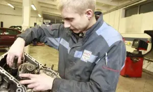Jak spalić sprzęgło i uniknąć kosztownych napraw samochodu