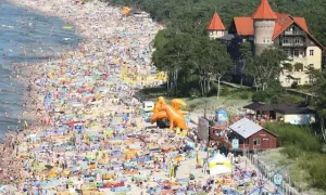 Łeba ile mieszkańców – zaskakujące dane o populacji i sezonowych zmianach