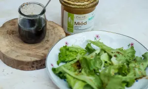 Zrób sos balsamiczny do sałatek w 3 minuty! Lepszy niż kupny