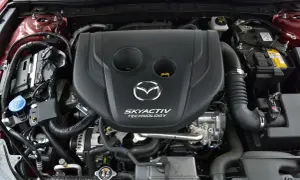 Silnik Skyactiv-G w Mazdzie 3. Wiele osób chwali go w swoich mazda 3 opinie za kulturę pracy i oszczędność.