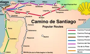 Mapa szlaków Camino de Santiago. Fioletowa linia oznacza Camino del Norte, prowadzącą przez Santander i Bilbao do Santiago.