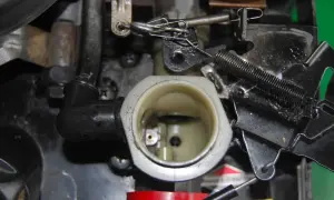 Kosiarka Briggs & Stratton: Jak bezpiecznie zwiększyć obroty?