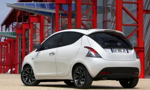 Pojemność baku Lancia Ypsilon: 40, 42L, LPG i zasięg sprawdź!