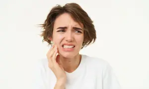 Opuchlizna od zęba: Jaki lek wybrać i kiedy pilnie do dentysty?