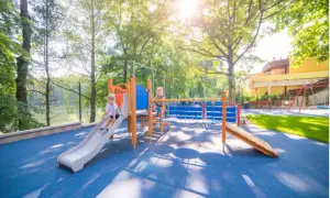 Jak wygląda plac zabaw? Odkryj jego elementy i funkcje dla dzieci
