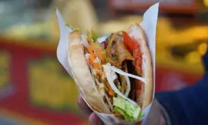 25 000 kebabów w Polsce! Dlaczego Polacy je tak kochają?