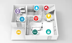 Schemat nowoczesnego smart domu z ikonami: ogrzewanie, klimatyzacja, woda, kamera, światło, Wi-Fi, samochód, zamek, laptop i smartwatch.