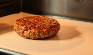 Burgery wołowe z piekarnika: Ile piec? Sekret soczystości
