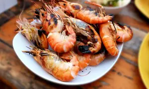 Gambas grillées : le guide pour une cuisson juteuse et savoureuse