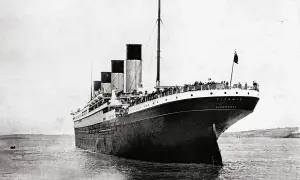 Detta är RMS Titanic, ett fartyg vars öde väcker frågor om hur många dog på Titanic.