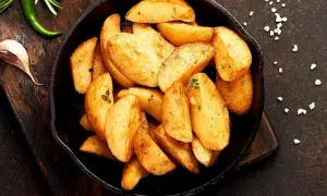 Frytki z piekarnika: Ile kcal? Zrób zdrowszą wersję!