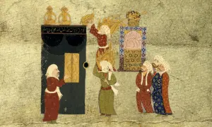 En illustration visar profeten Muhammeds tidiga liv. En man vid Kaba, en annan bär eld, och åskådare.