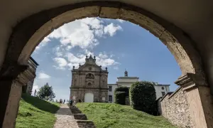 Święty Krzyż atrakcje – odkryj najpiękniejsze miejsca i historie