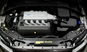 Potężny silnik Volvo 4.4 V8 Yamaha, serce szwedzkiej bestii, gotowe do akcji.