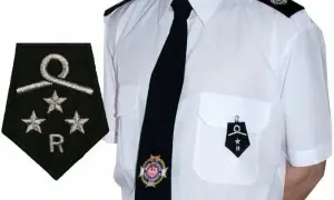 Jak naszyć dystynkcje OSP na mundur galowy? Instrukcja krok po kroku