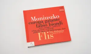 Okładka książki o operach Moniuszki, z tytułem "Moniuszko europa galante fabio biondi" i nazwą opery "Flis".