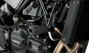 Crash pady Puig chronią silnik Benelli. Gmole zapewniają bezpieczeństwo podczas jazdy.