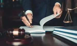 Co sprawdza syndyk przy upadłości konsumenckiej i jak to wpływa na dłużnika