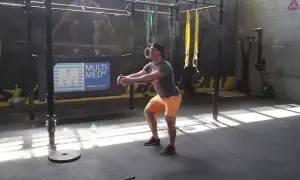 CrossFit: Jakie ćwiczenia? Opanuj podstawy i uniknij błędów