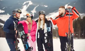 Co jest szybsze narty czy snowboard? Odkryj różnice w prędkości