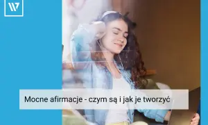 Kobieta słucha muzyki, relaksując się. To inspiracja do tworzenia skutecznych afirmacji, które pomogą Ci osiągnąć cele.