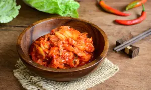 Kimchi w kuchni: 50+ pomysłów na dania. Odkryj jego wszechstronność!
