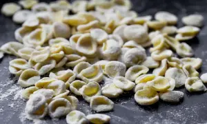 Makaron orecchiette: Ręcznie czy ze sklepu? Decyduj świadomie!