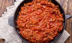 Mrożenie sosu bolognese: Jak to zrobić, by smakował jak świeży?