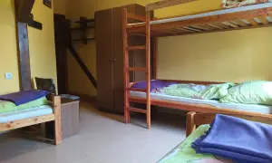 Ile kosztuje nocleg w schronisku? Ceny, zniżki i porady na wyjazd