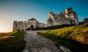 Najciekawsze atrakcje w Rabsztynie, które musisz zobaczyć