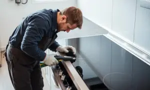 Jak wyjąć płytę indukcyjną z blatu bez ryzyka uszkodzeń