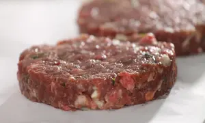 Czym doprawić mięso na burgery? Porady na soczysty smak