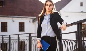 Staż po studiach prawniczych: jak zdobyć cenne doświadczenie zawodowe