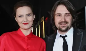 Eliza Kuna z mężem, uśmiechnięci, pozują do zdjęcia.