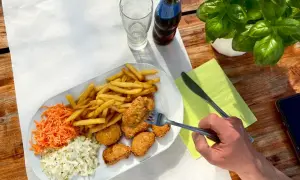 Łeba: Gdzie zjeść? Przewodnik po najlepszych smakach i cenach