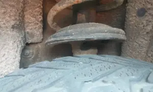 Filtr paliwa Avensis T25 (benzyna): Ukryty w zbiorniku? Poradnik!