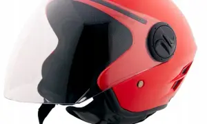 Jaki kask na motorower? Wybierz bezpiecznie i zgodnie z prawem!