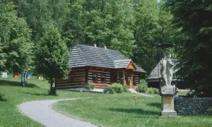 Skansen w Wygiełzowie: odkryj fascynującą historię i atrakcje