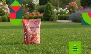 Opakowanie nawozu mocznik skład, idealne do pielęgnacji trawnika i roślin. Dba o piękny ogród.