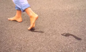 Ile kalorii spalisz podczas 30 minut szybkiego marszu? Sprawdź!