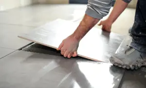 Ułóż płytki 30x60 na ścianie jak pro! Uniknij błędów.