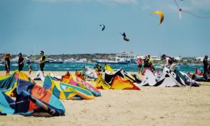 Kitesurfing od czego zacząć? Kompletny przewodnik dla początkujących