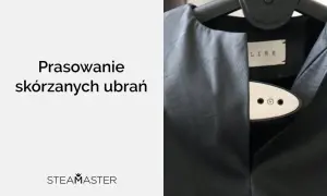 Jak zlikwidować zagniecenia na ekoskórze? Czarna kurtka z ekoskóry na wieszaku, obok parownica.