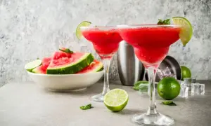 Najlepsze przepisy na orzeźwiające drinki z arbuzem na lato