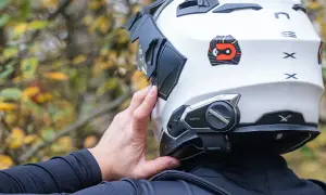 Jak dobrać kask motocyklowy? Poradnik ECE 22.06 i idealne dopasowanie