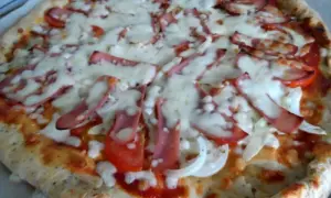 Idealne ciasto na pizzę jak z Pizza Hut - puszyste i łatwe do zrobienia
