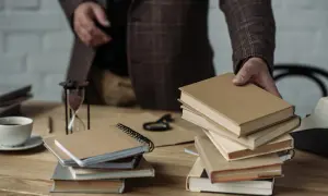 Stare encyklopedie: Sprzedaj, oddaj lub daj im drugie życie!