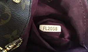 Jak po czym poznać oryginalną torebkę Louis Vuitton i uniknąć oszustwa